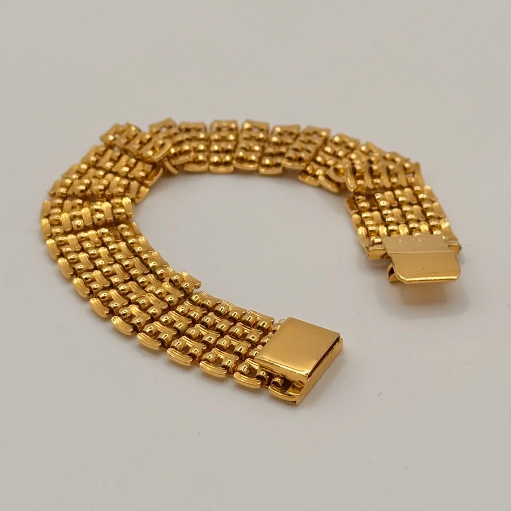 Vintage Monet Panther Link Gold Tone Bracelet - Picture 4 of 9